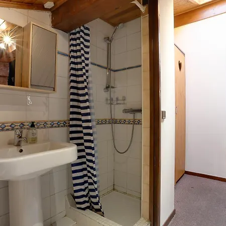Garden Chalet In Centre *